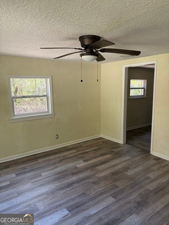 Building Photo - 307 Finley St