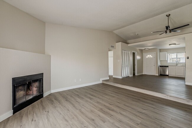 Building Photo - Central Phoenix Remodeled Townhome Oasis –...