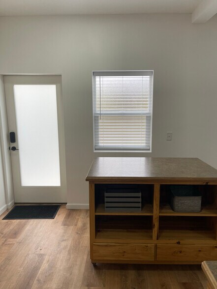 Building Photo - 257 S E St