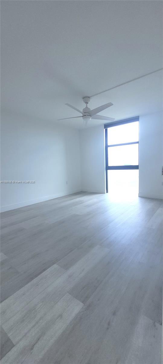 Building Photo - 2500 NE 135th St