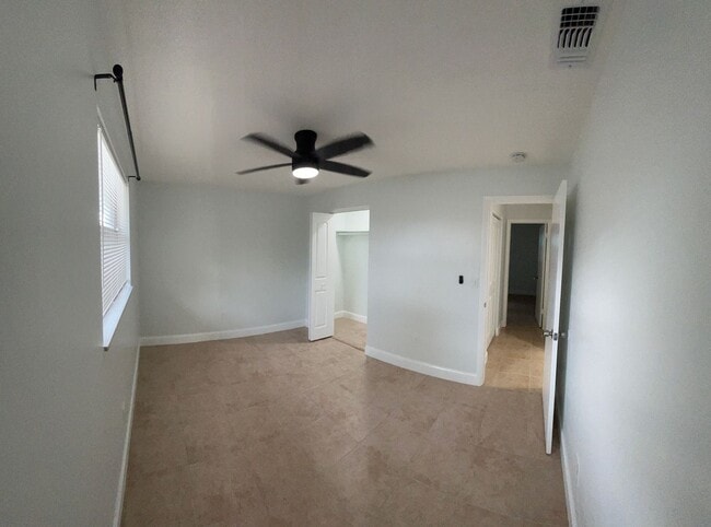 Building Photo - Elevate 520-522