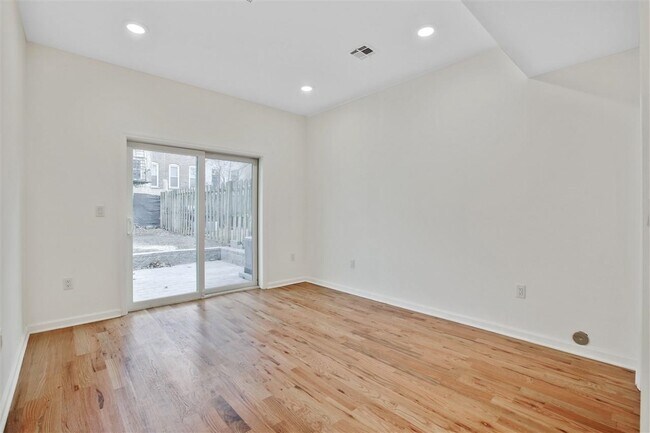 Building Photo - 300 Halladay St