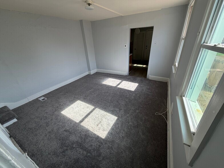 Building Photo - 1614 Kings Hwy