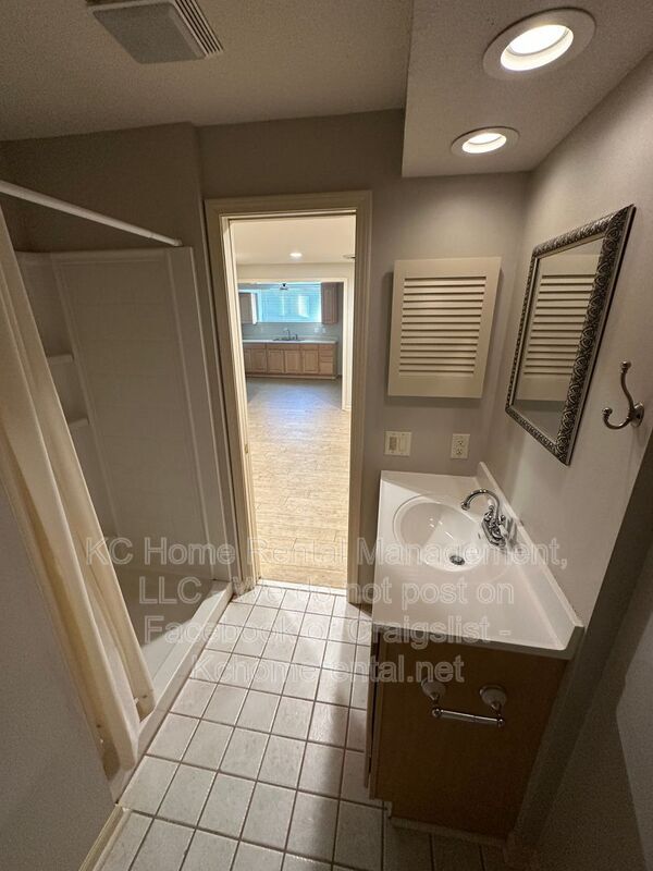 Building Photo - 9802 NW 72nd Terrace