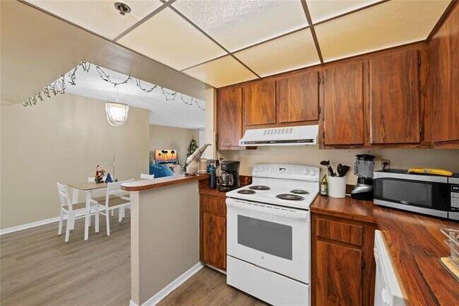 Building Photo - 3150 W Rolling Hills Cir