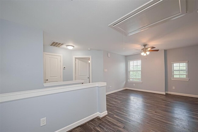 Building Photo - 1730 Macclesby Ln