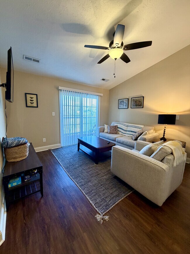 Building Photo - 100 Capstone Dr