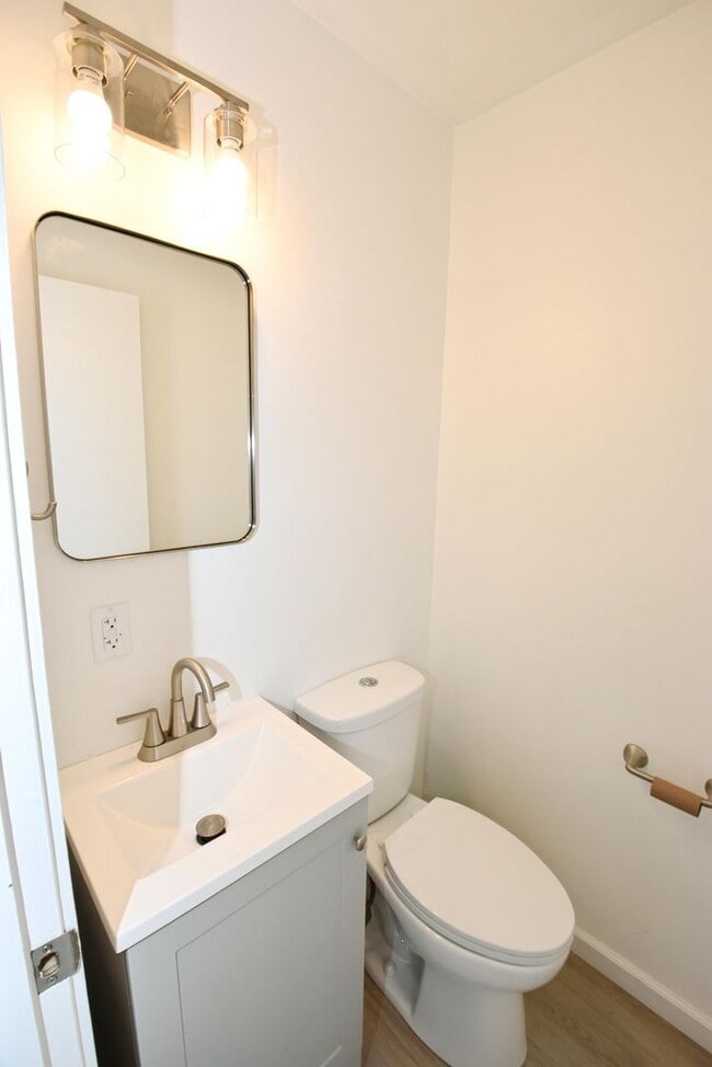 Building Photo - Inground swimming pool, 3 bedroom 1.5 bath home in South Bend IN