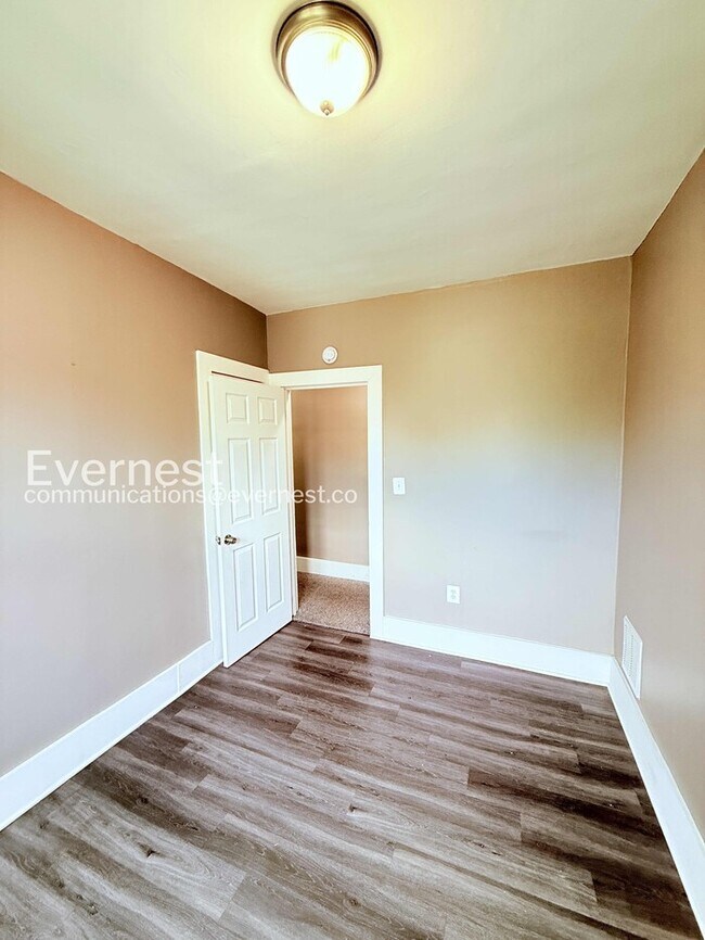 Building Photo - 2541 Monterey St