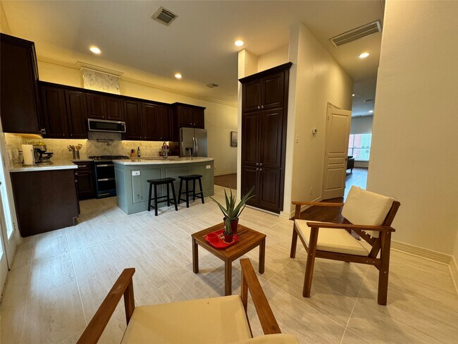 Building Photo - 2540 Prospect St