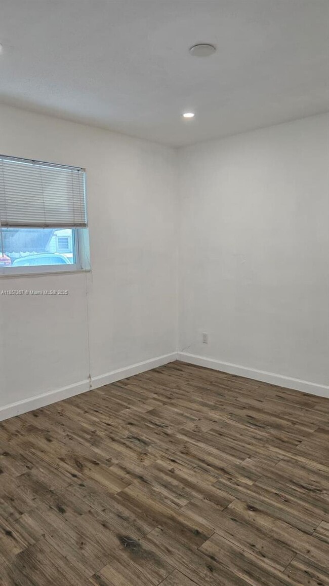 Building Photo - 3801 SW 31st Dr