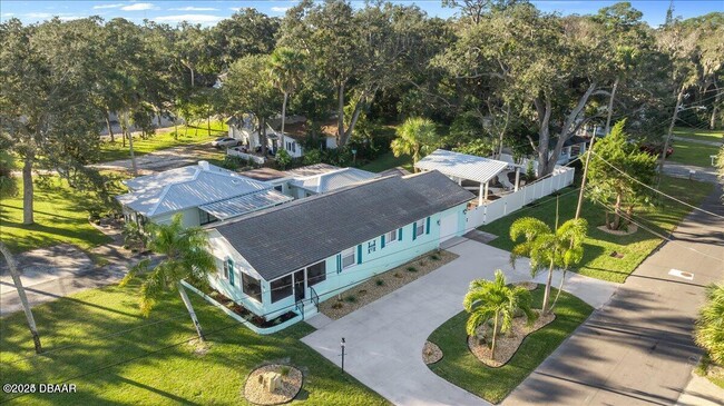 Building Photo - 1146 Riverside Dr