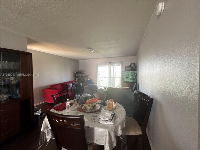 Building Photo - 1000 Lake of the Woods Blvd