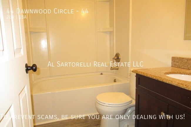 Building Photo - Pet Friendly Condo close to town and ready...
