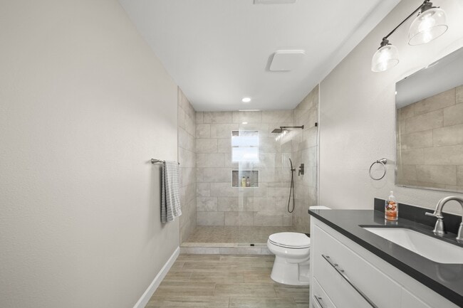 Building Photo - 1031 Star Dr