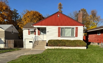 Building Photo - 825 E 35th Ave