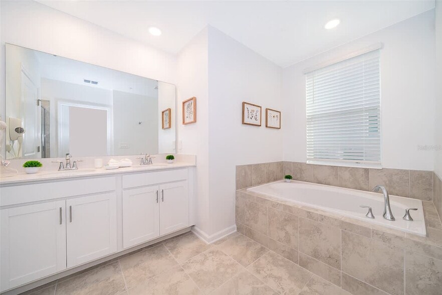 Building Photo - 8863 Cabot Cliffs Dr
