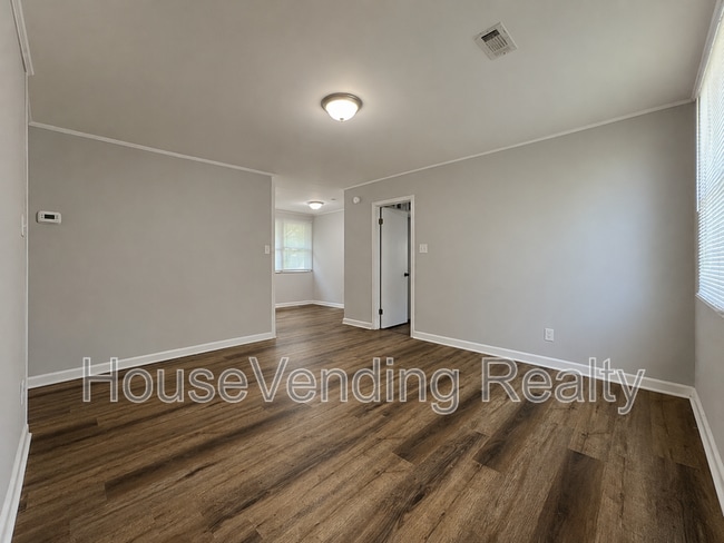 Building Photo - 2221 Compton Dr
