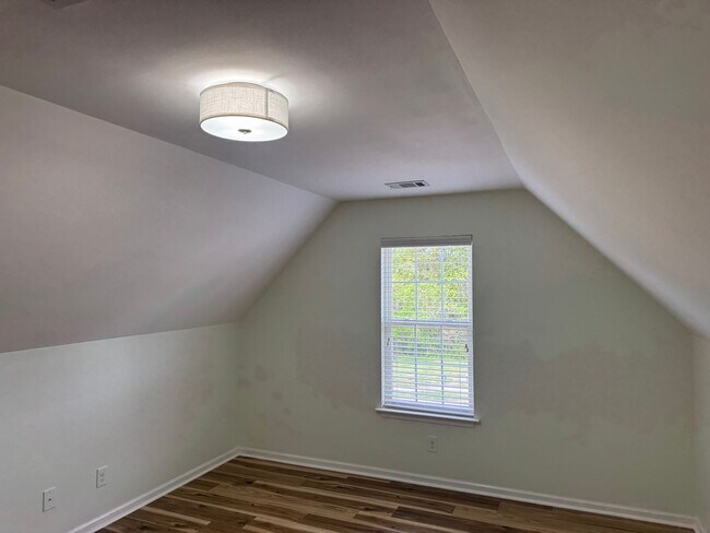 Building Photo - Four Bedroom Home in Curtis Pond