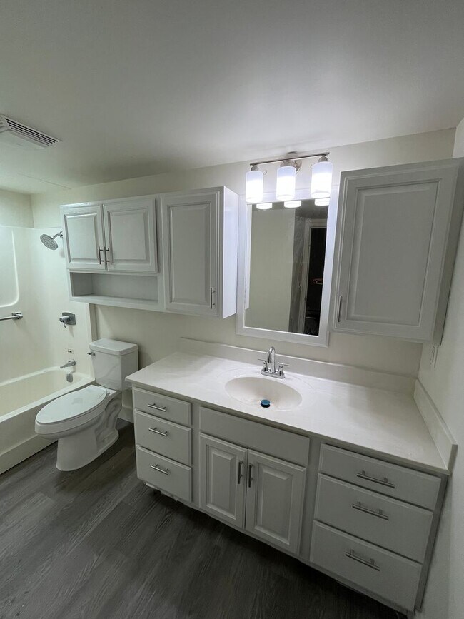 Building Photo - 7290 W Dean Rd