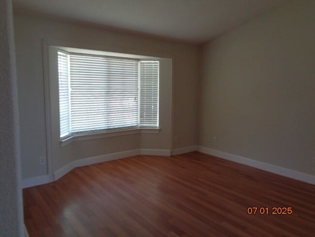 Building Photo - 485 Deer Creek Dr