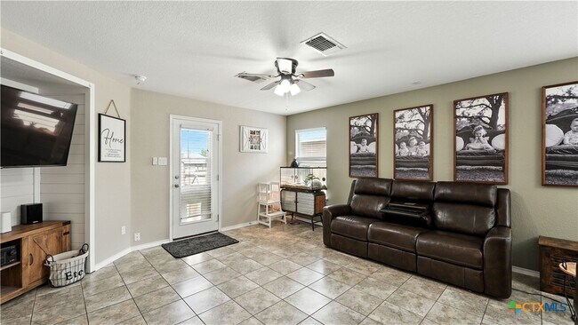 Building Photo - 208 Gatewood Clf