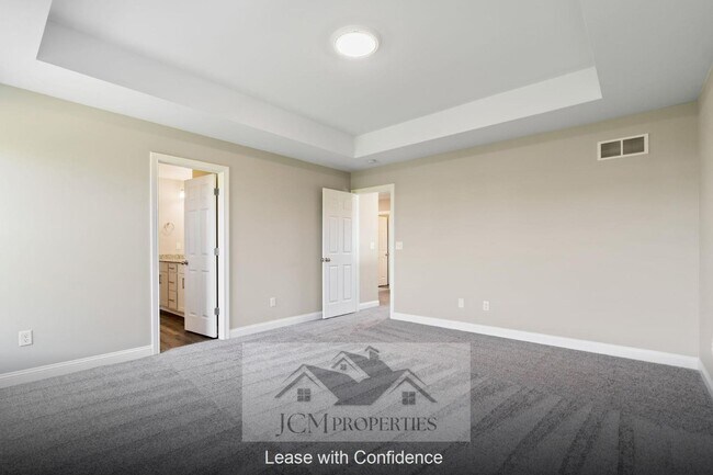 Building Photo - 916 Camden Ct