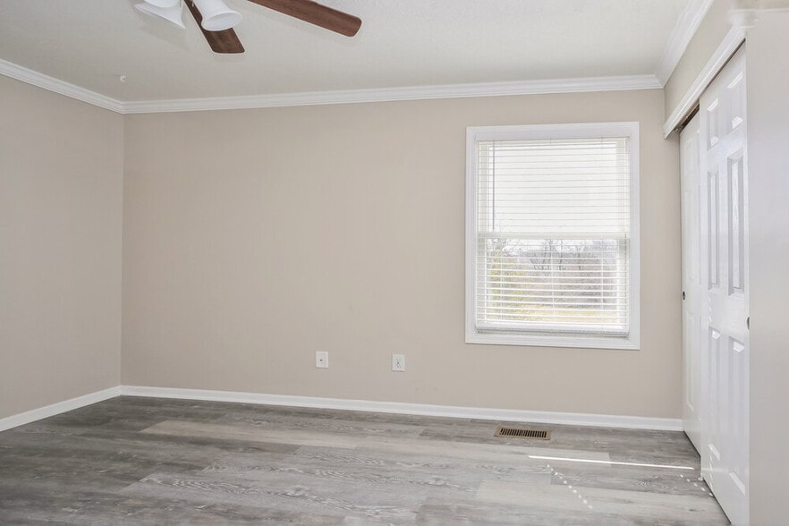 Building Photo - 5525 Boucher Dr