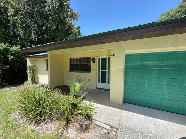 Building Photo - Clayton Duplex