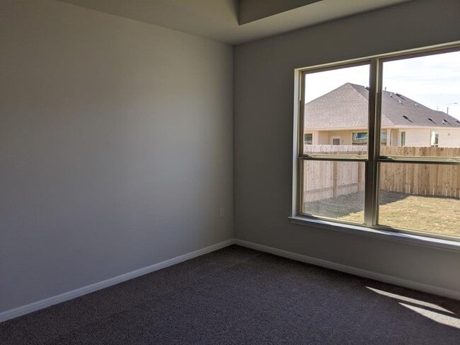 Building Photo - 905 Durness Dr