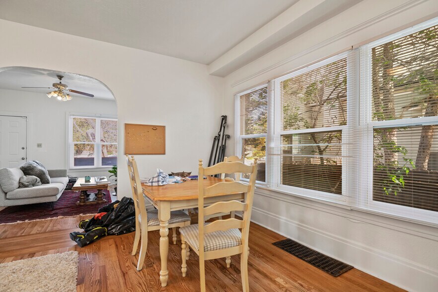 Building Photo - 311 E San Rafael St