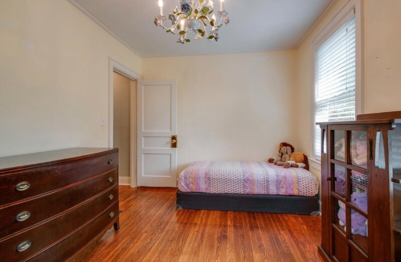 Building Photo - 947 Cahal Ave