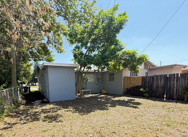 Building Photo - 2611 NW 21st St