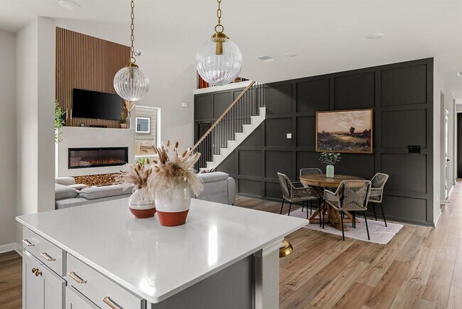 Building Photo - 217 McCrae Dr