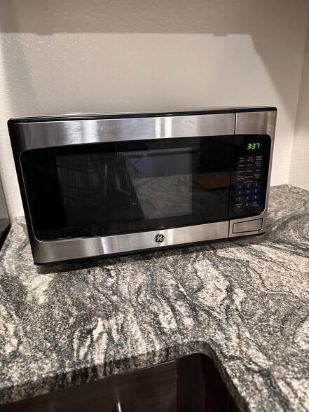 Building Photo - 617 Fair St