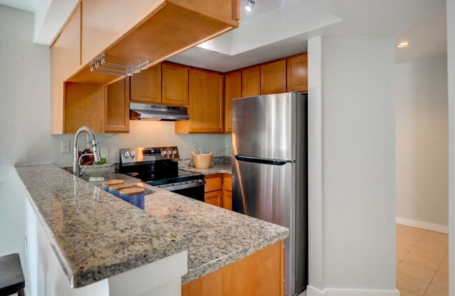 Building Photo - 2bd/1ba Kirkland Condo