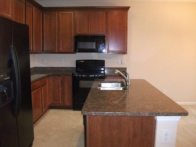 Building Photo - 9 Hannah Cole Dr