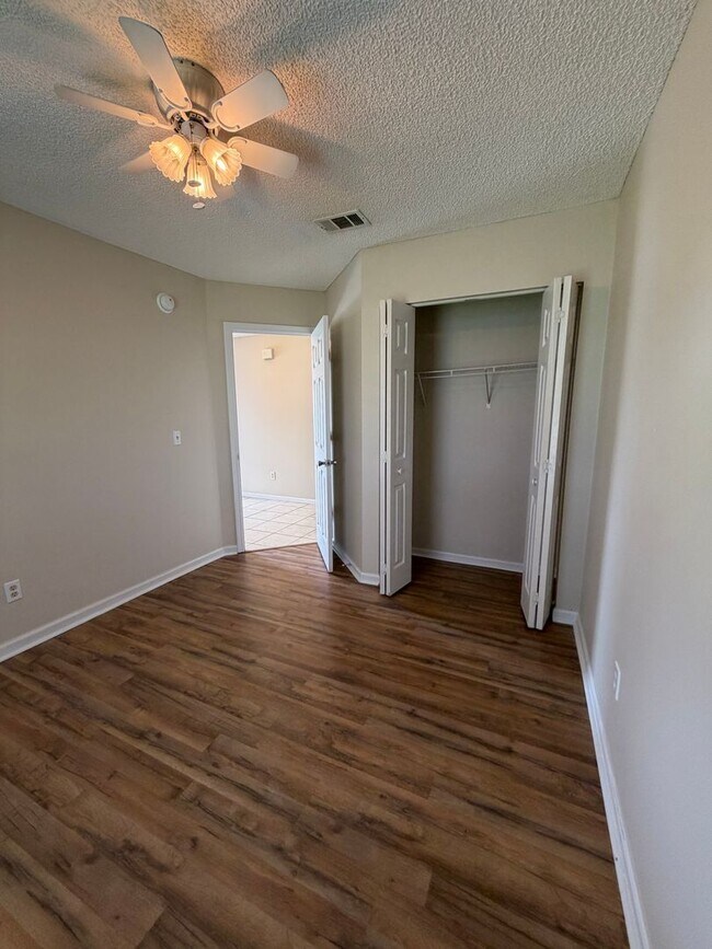 Building Photo - 101 Talbot Ct