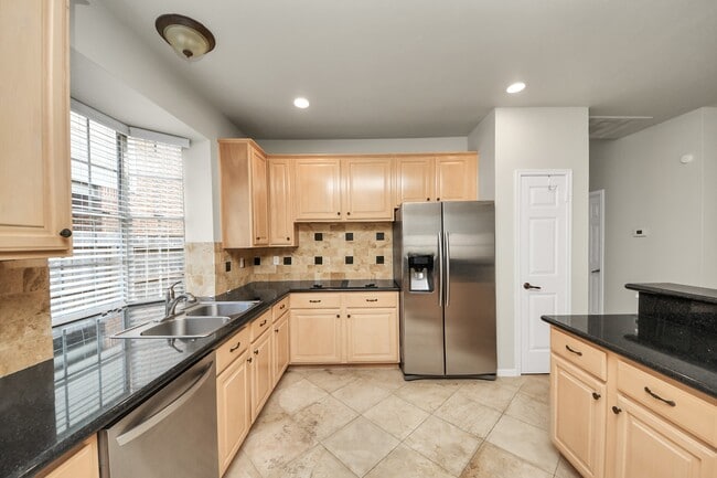 Building Photo - 4418 Ringrose Dr