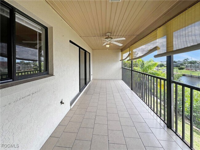 Building Photo - 4530 SW 10th Ave