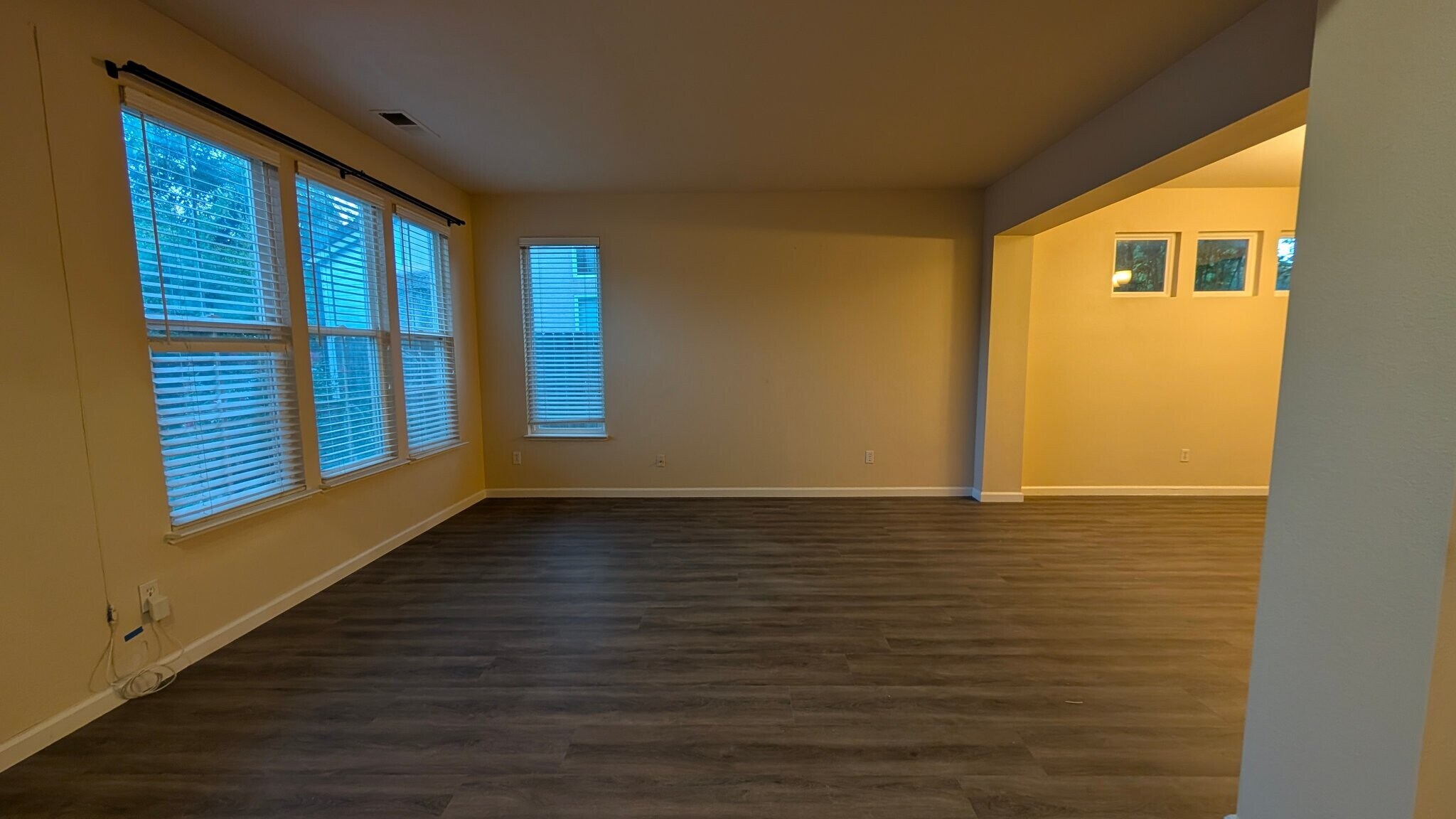 Building Photo - 2009 Foothill Vista Dr