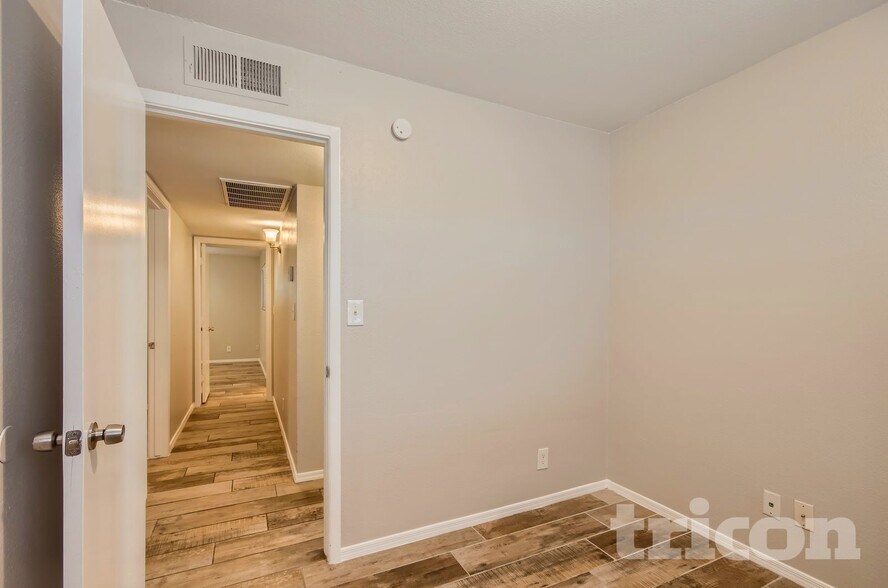 Building Photo - 826 W Del Rio St