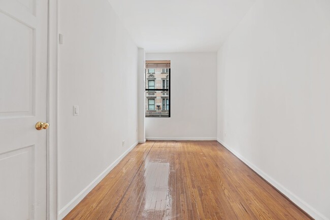 Building Photo - 121 Madison Ave