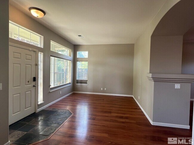Building Photo - 3340 Sansol Ct