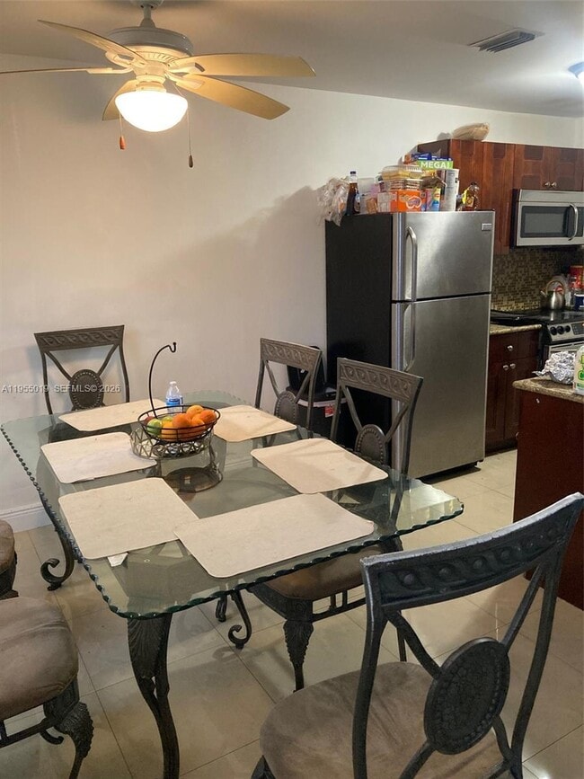 Building Photo - 4737 NW 5th Ave