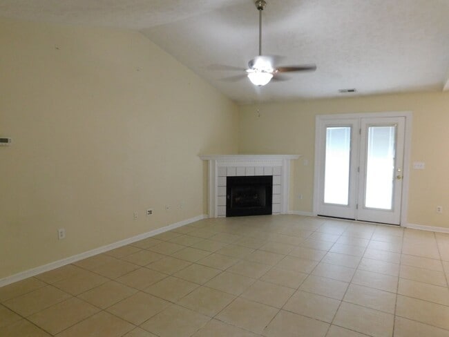 Building Photo - Single Family home