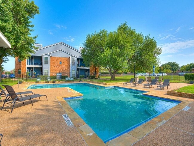 Building Photo - Bear Creek Villas