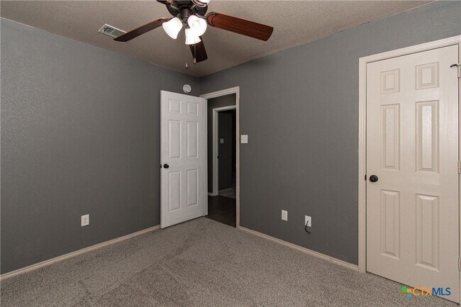 Building Photo - 3200 Alamocitos Creek Dr