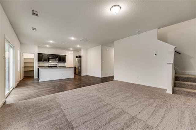 Building Photo - 828 Peach Tree Ln