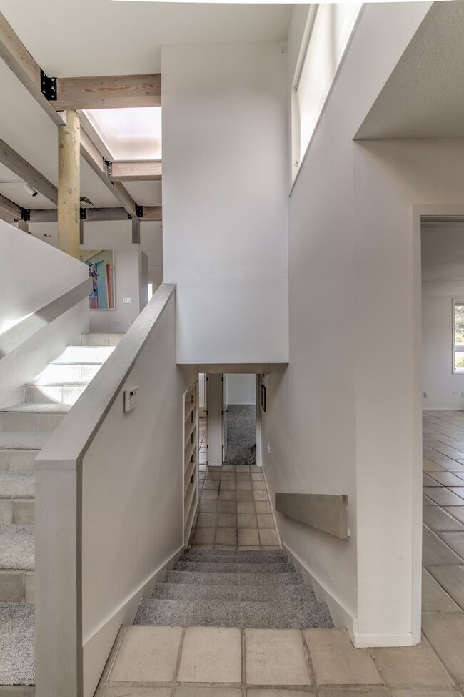 Building Photo - SANDIA HEIGHTS EXECUTIVE RENTAL 2+Story 3B...
